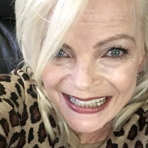 Meet your Posher, Pamela